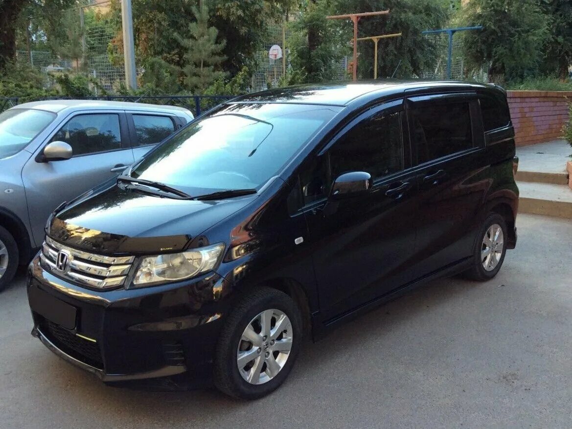 Хонда спайк 2011. Honda freed Spike. Honda freed Spike 2017 черная. Honda freed Spike 2015. Хонда Фрид Спайк 2011.