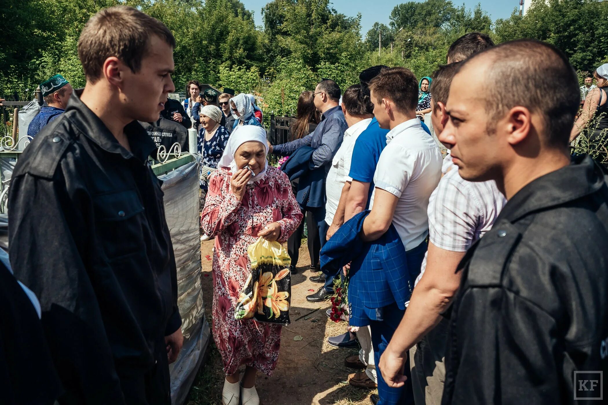 Хания Фархи прощание. Прощание с Ханией Фархи в Казани. Похороны Хании Фархи в Казани. Хания Фархи похороны.