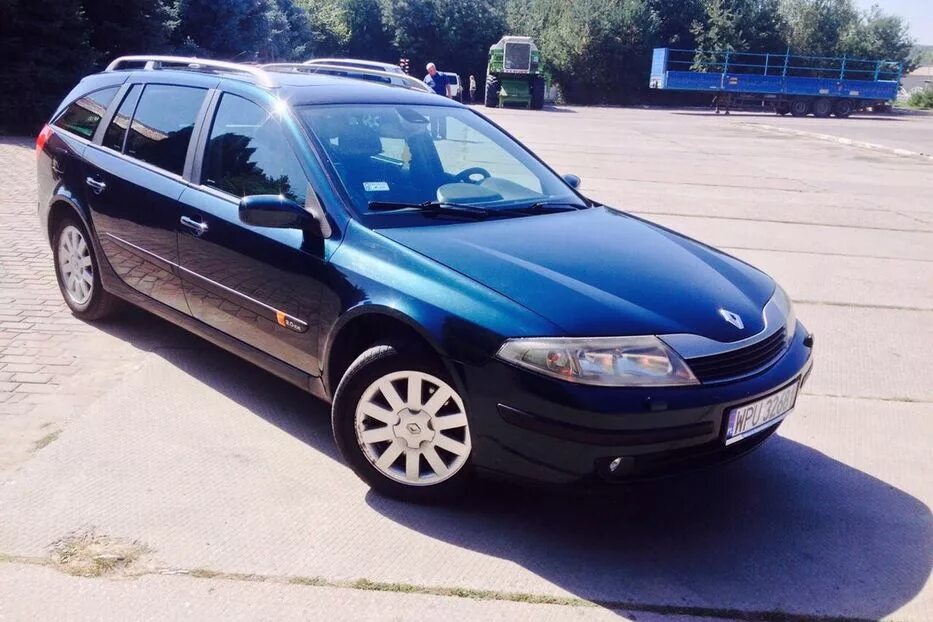 Купить renault laguna 2. Renault Laguna 2 универсал. Рено Лагуна универсал 2002. Рено Лагуна 2 2002. Renault Laguna 2002 универсал.