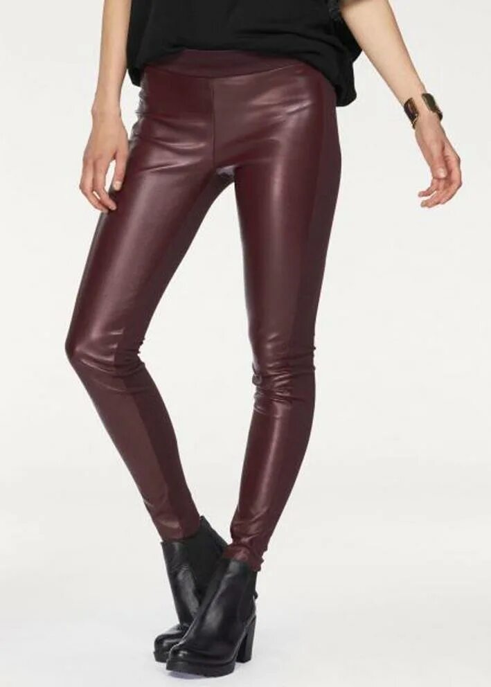 Бордовые лосины. Exte кожаные штаны 1e022003. Кожаные лосины женские. Коричневые кожаные штаны. Бордовые кожаные штаны.