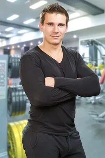 Русский тренер по фитнесу