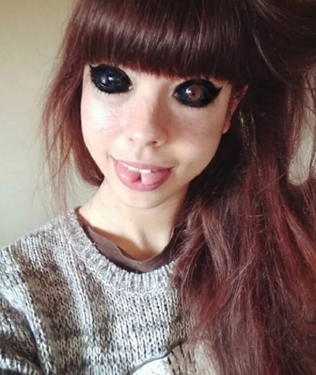 Креативная девушка. Необычная красота девушки. She is very unusual girl. Katie lawrence. Необычная красота девушки.