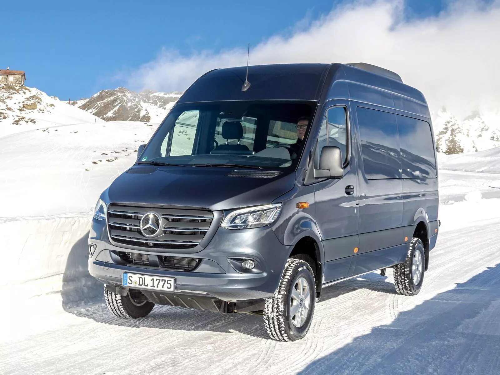 Mercedes sprinter цена. Mercedes Sprinter 4x4. Mercedes Benz Sprinter 2020. Мерседес Спринтер 4 на 4. Mercedes Benz Sprinter 2019.