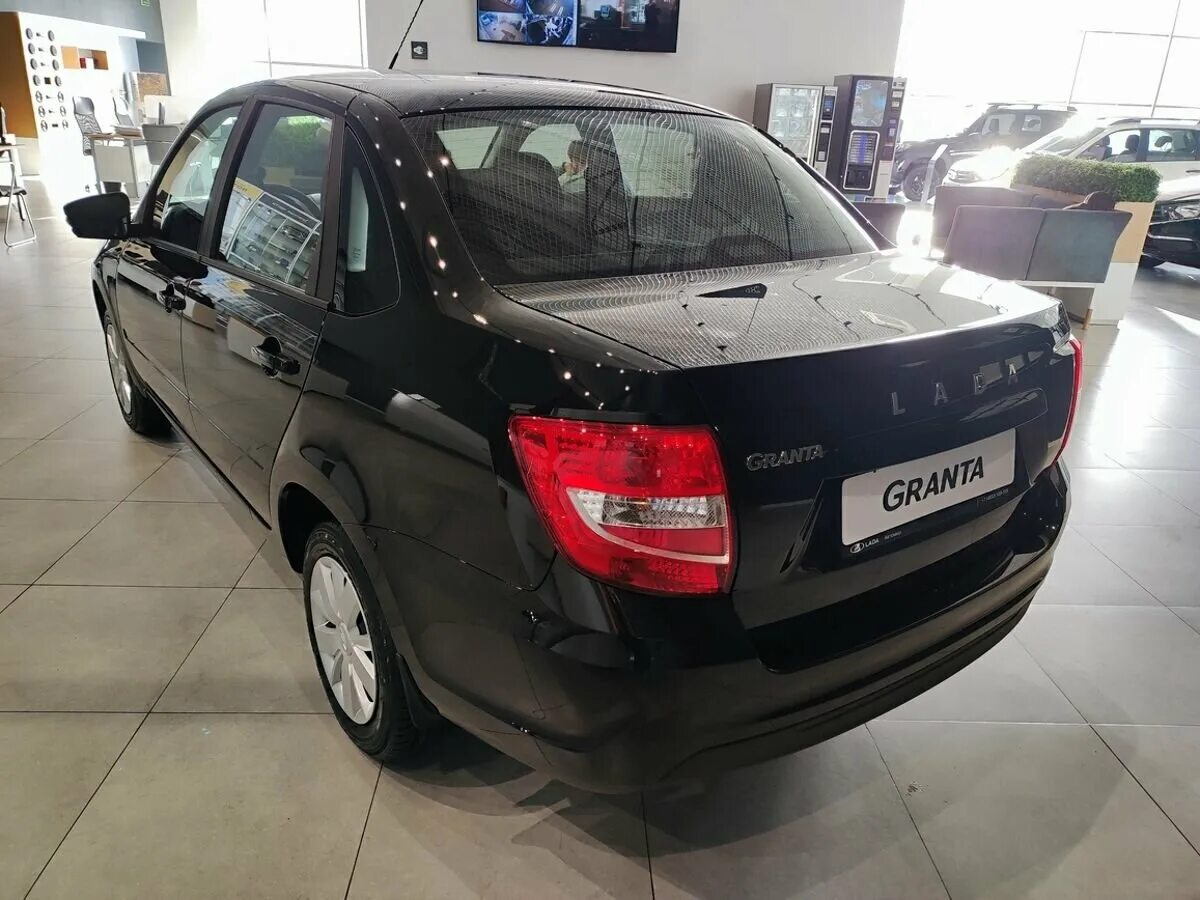 черный цвет гранта 2023. черный цвет гранта 2023. черная лада гранта fl 2022. лада гранта черная 2022 фото. лада гранта рестайлинг 2022.