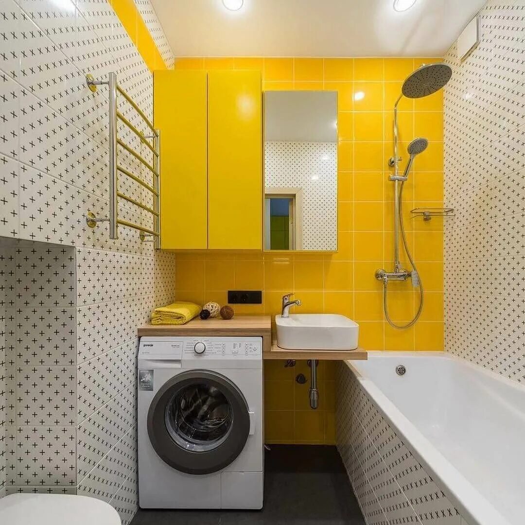 Ванная со стиральной машиной. Маленькая ванная со стиральной машиной. Ванная комната со стиральной машиной. Желтая ванная комната. Дизайн маленькой ванны хрущевка