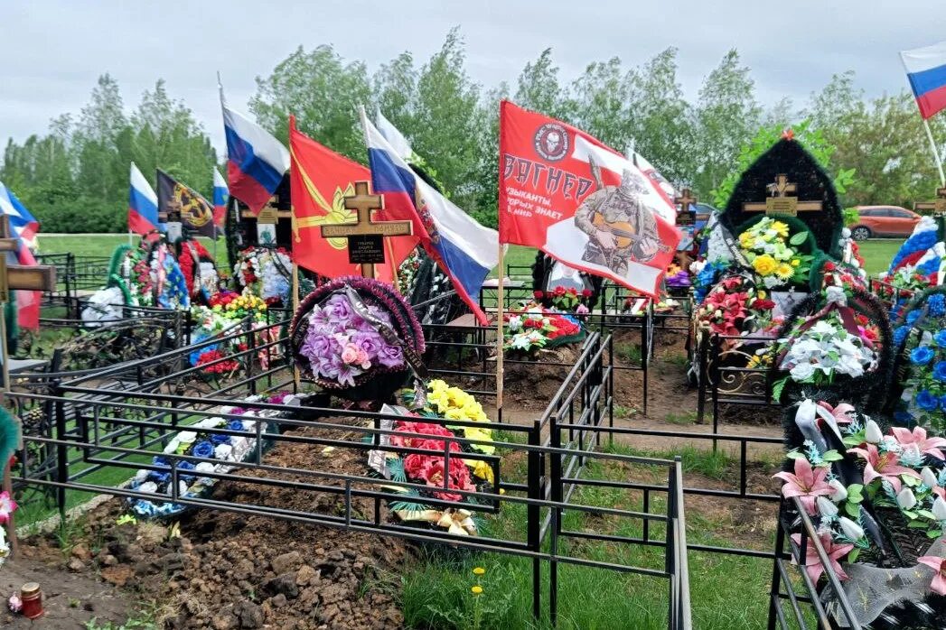 аллея героев кладбище. аллея славы николо-архангельского кладбища. аллея героев кладбище. аллея героев севастополь кладбище кальфа. аллея героев кладбище.