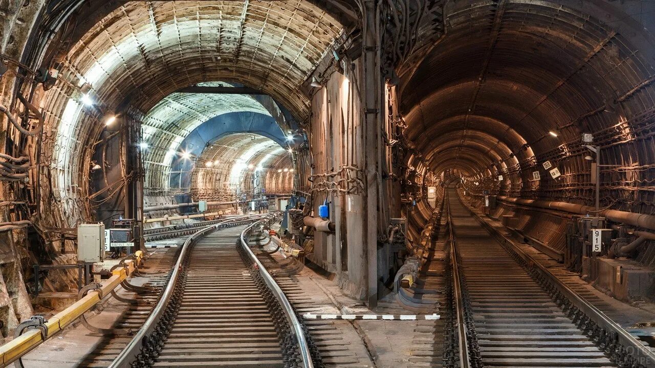 Московский метрополитен. Тоннели мосметро. Тоннель метро. Тоннель Московского метро.