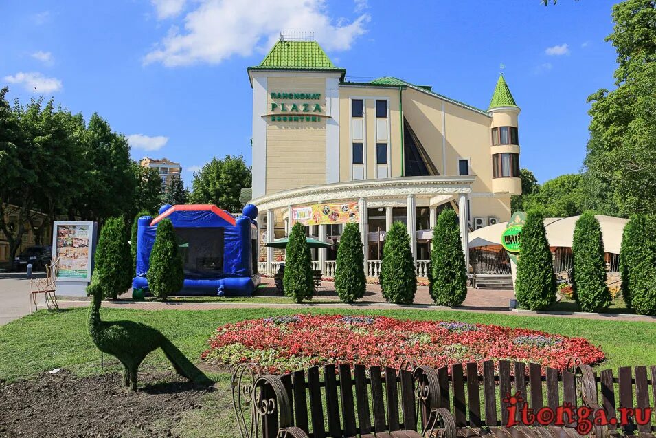 Ессентуки запись. Ессентуки центр города. ессентуки плаза курортный парк. театральная площадь ессентуки. гостиница театральная ессентуки.