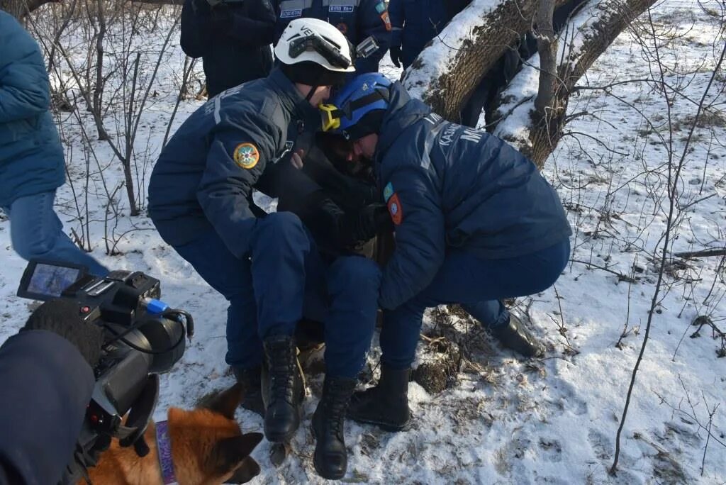 Поисковая спасательная группа. Поисково-спасательный отряд. Группа спасателей. Калининградский поисково-спасательный отряд. ФСКН фото зимой ученья.