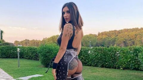 Elettra Lamborghini: età, altezza peso e quanto guadagna - Idealia.it.