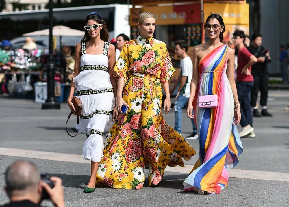 Платья альберта ферретти 2023. Юбка типа годе. Версаче одежда 2021. Модные тренды. Юбка для презентации.