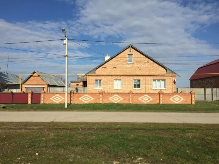 Алексеевка самарская область. Дом в алексеевке самарская область. Самарская область село алексеевка лом 19. Коттедж алексеевка самарская область. Дом в алексеевке самарская область.