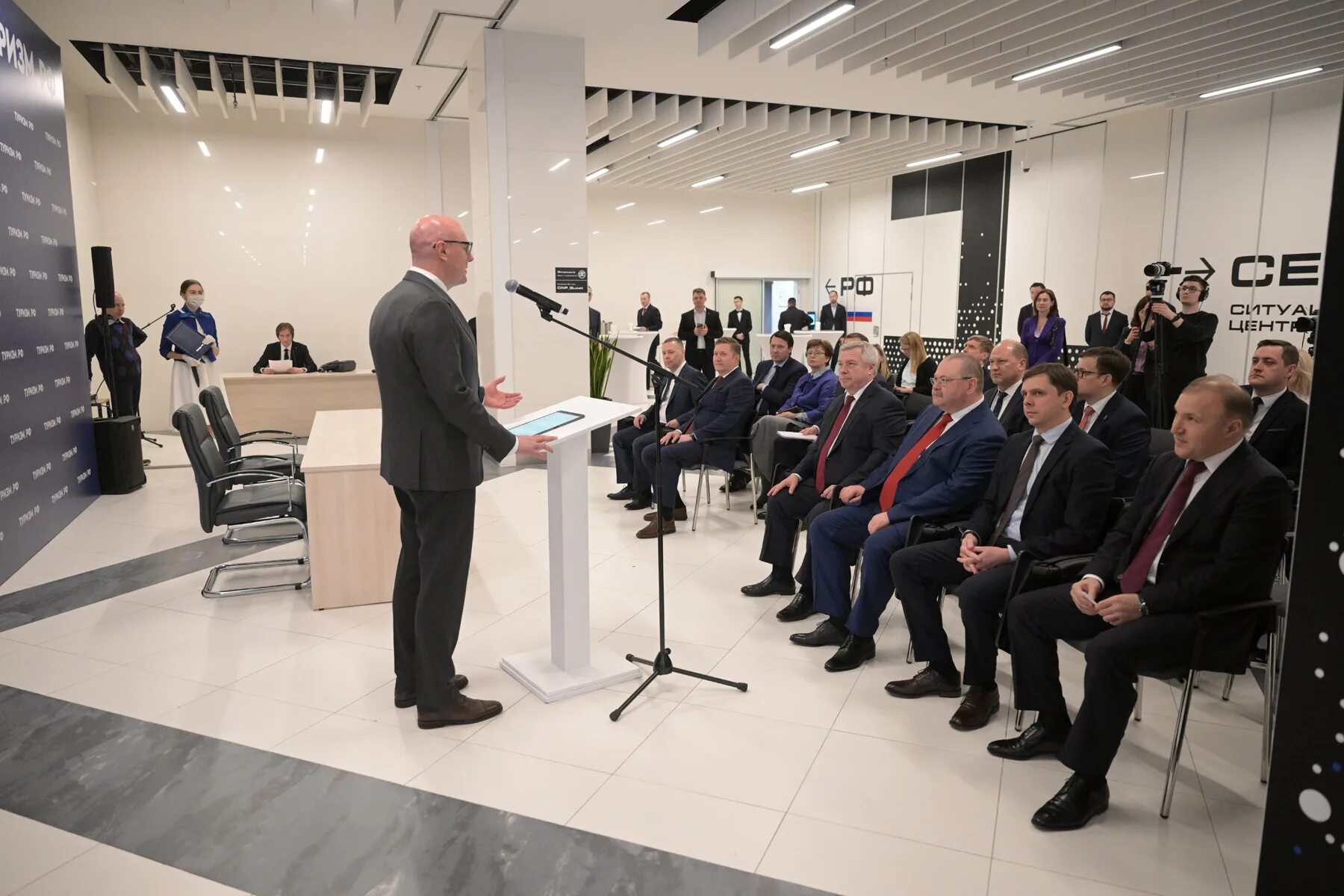 министры и депутаты. вести на сегодняшний день. новости россич. омский водоканал алексей. с днем россии фото.