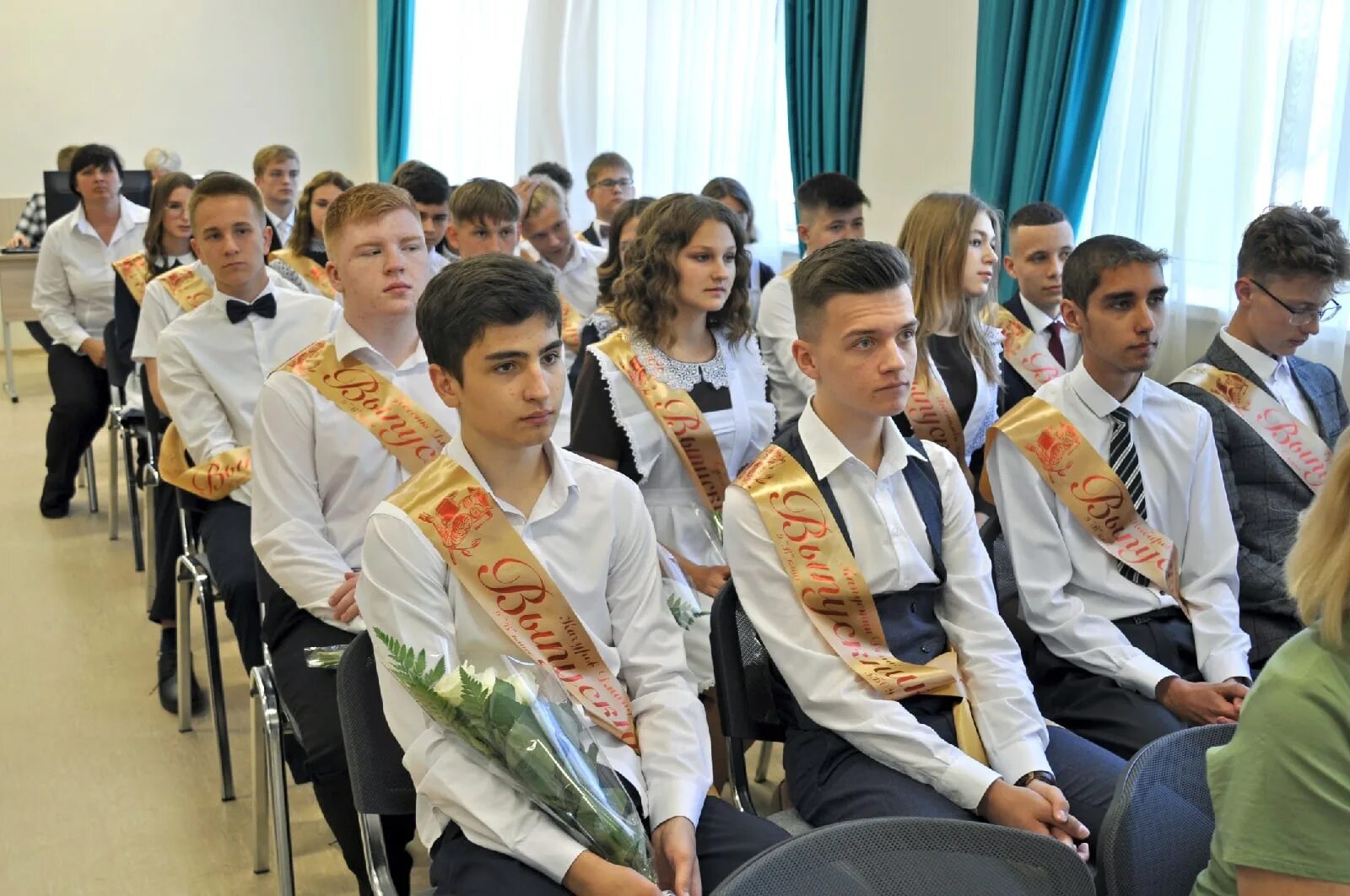 Выпуск 2025 программа. Выпускной 9 класс. выпускники 9 класса. выпуск 2025. выпускной 9 класс 2025.