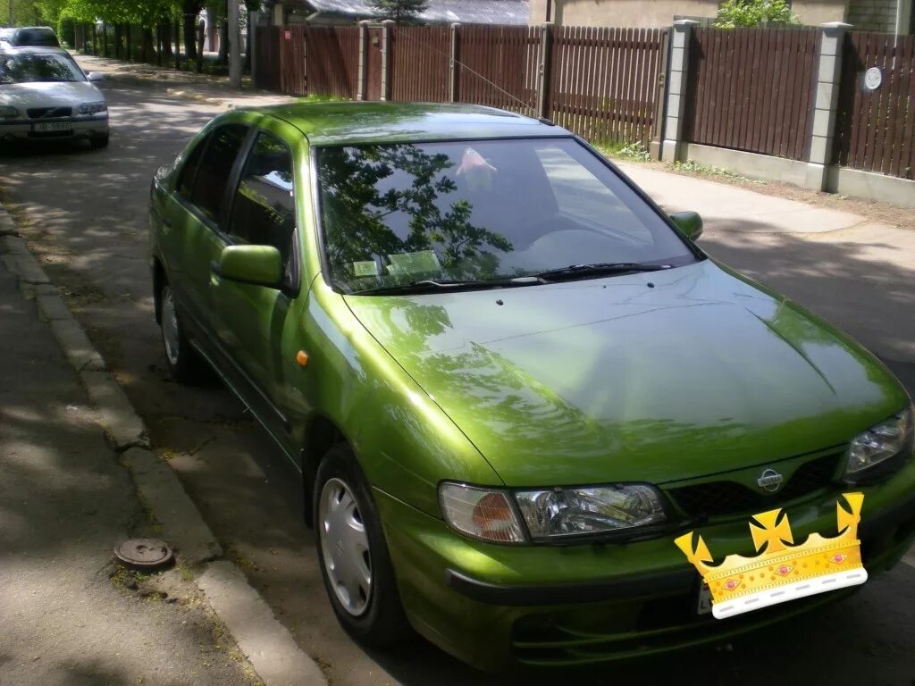 Куплю ниссан 1999 год. Nissan Almera 1999. Ниссан Альмера н15 зеленый. Ниссан Альмера 1999 зеленая. Ниссан Альмера н15 зеленый седан.