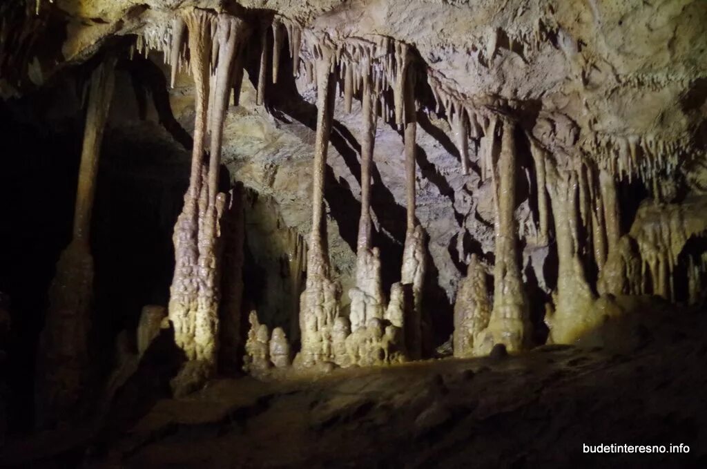 сталагнат. сталактиты и сталагмиты. сталактит сталагмит сталагнат. сталагнат. сталактитовая пещера.