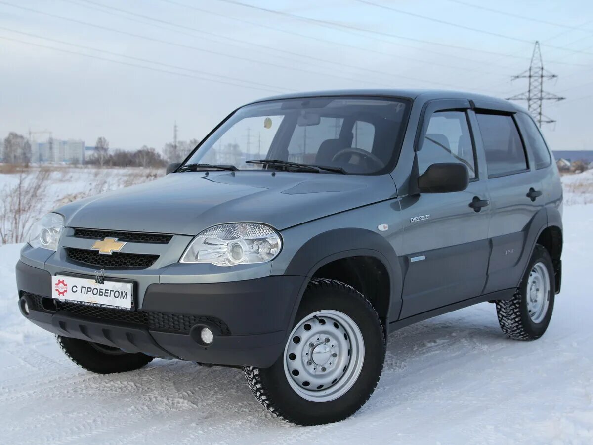 Нива Шевроле 2011 Бертони. Chevrolet Niva серая. Нива Шевроле 4х4 серого цвета. Машина Нива Шевроле серая.