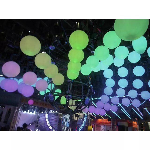 Светодиодные шары для сцены. Кинетические светящиеся шары. Led шары на сцене. Трековые шары светящиеся. Led space