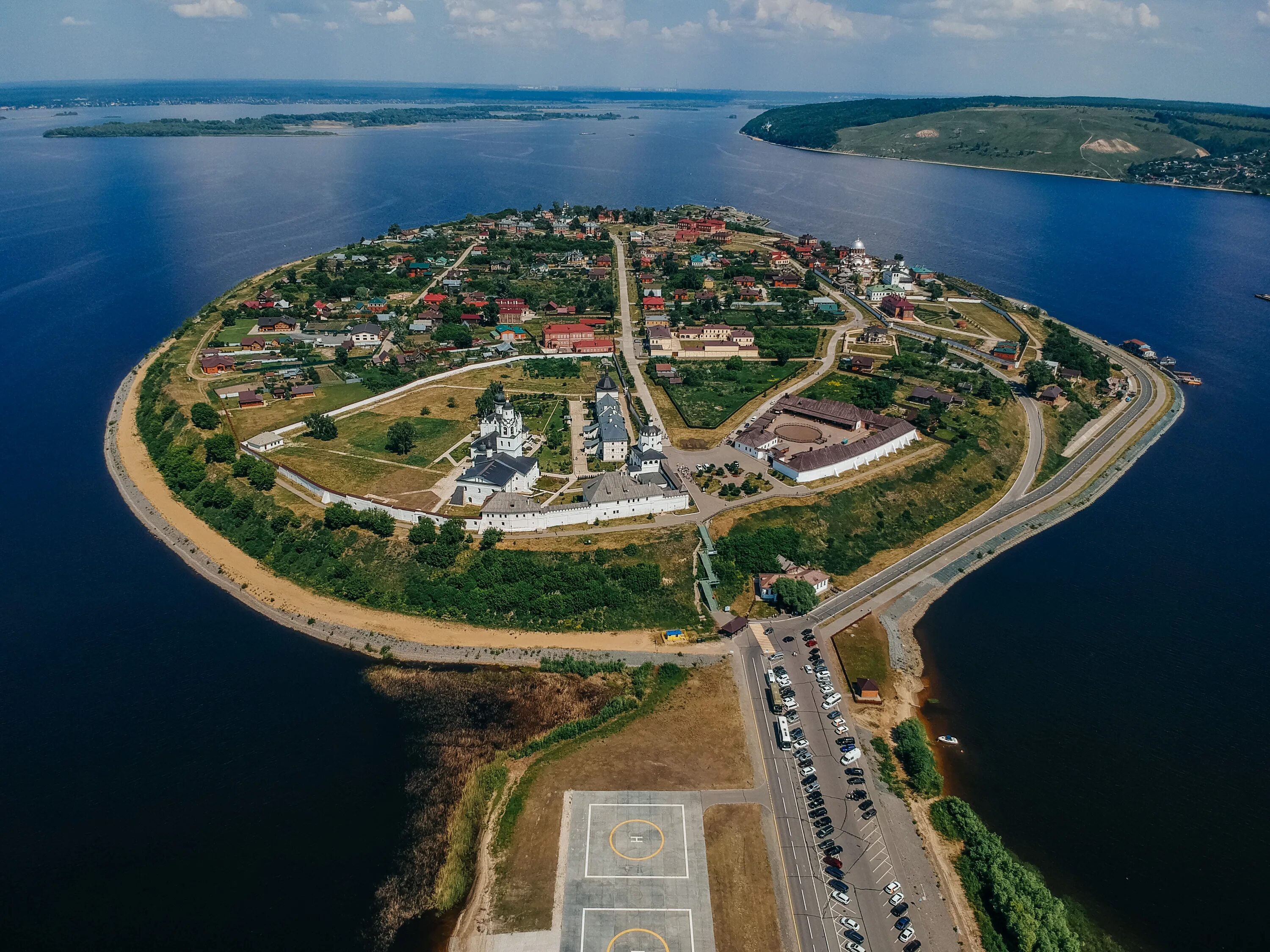 Свияжск район. Казань Раифа Свияжск. Свияжск остров-град. Остров град Свияжск Татарстан. Музей остров град Свияжск.