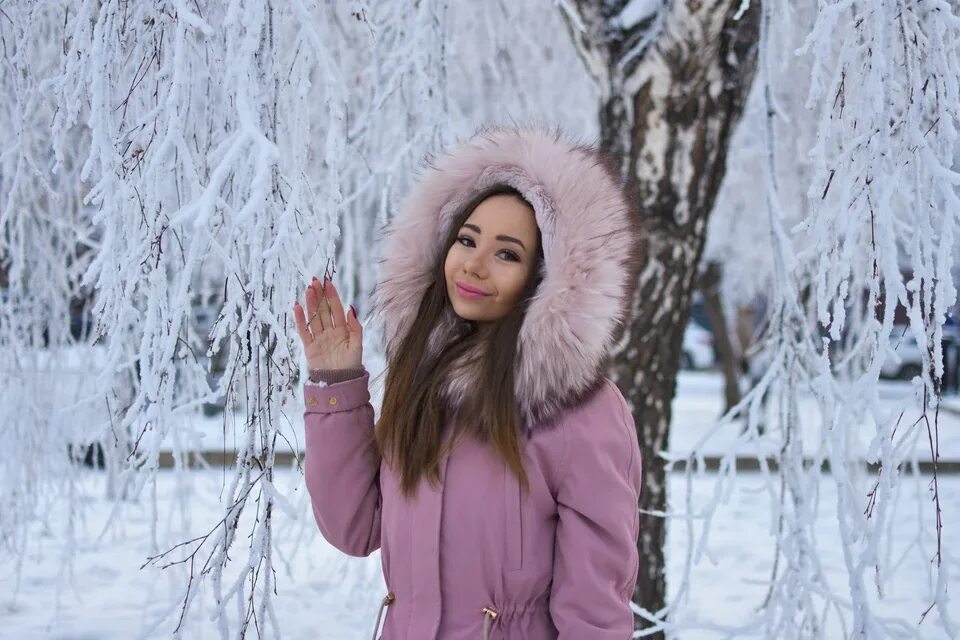 Зимой купить в новосибирске. Девушки Новосибирска зимой. Зимняя сказка фото красивые девушки. Таня зима. Фото девушки зимняя Новосибирская.