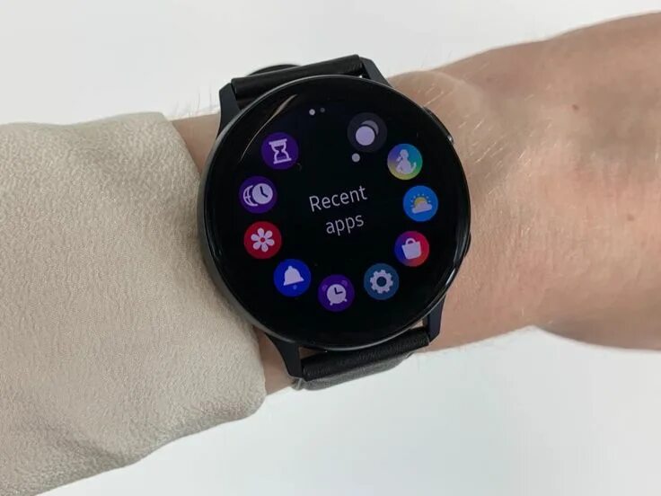 Днс смарт часы самсунг галакси. Samsung galaxy gear s sm-r750. Самсунг галакси фит 2. Галакси вотч 4 40мм. Samsung galaxy watch 2 40mm.