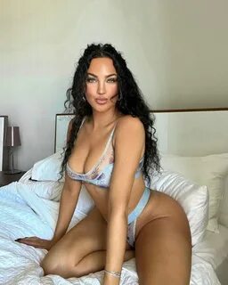 Natalie Halcro Hot.