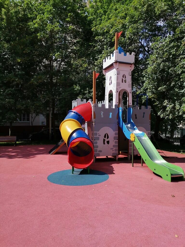 Гоголевский бульвар детская площадка. Московские детские площадки. Детская площадка в москве. Детская площадка на московской. Детская площадка в москве.
