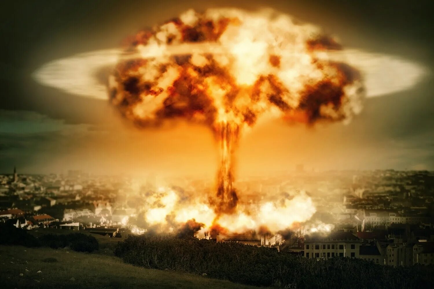 Ядерный взрыв. Термоядерный взрыв. Взрыв ядерной бомбы. Угрожает ядерной войной