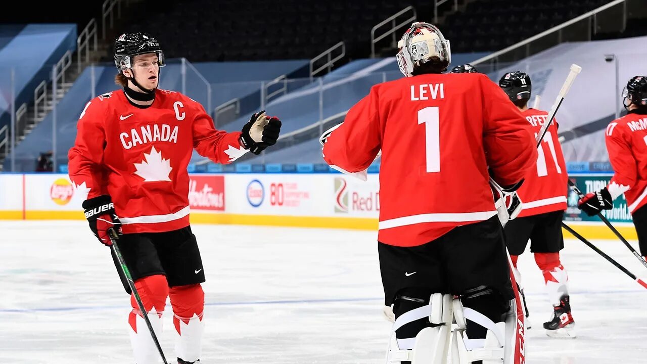 На сколько побед больше одержала сборная канады. Пол коффи сборная Канады. Хоккей сборная Канады. Хоккей 2017 Канада игроки сборная Канады. Джейкоб Пелетье сборная Канады.