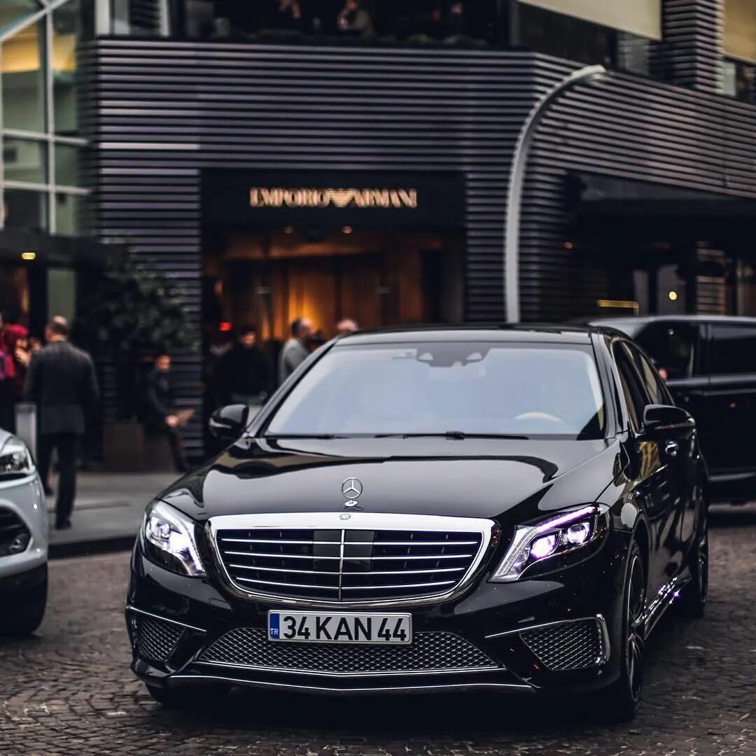 Мерседес с200 с мигалкой. Mercedes w222. 222 страна. S63 amg w222. Mercedes benz s500.