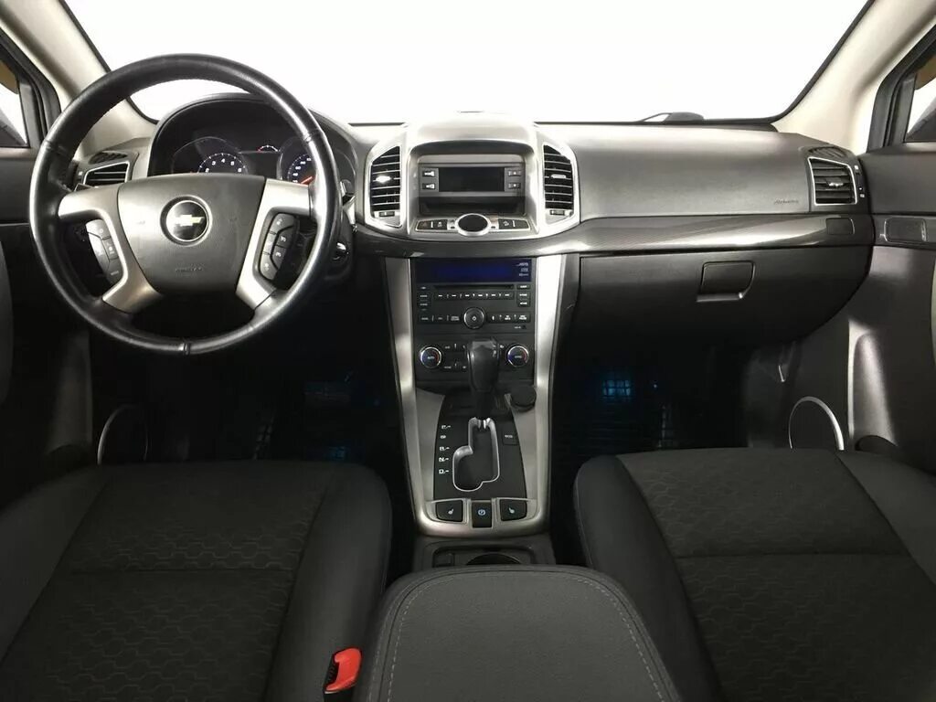 Полный привод шевроле каптива. Chevrolet Captiva 2014 Interior. Chevrolet Captiva 2012 салон. Каптива 2008 салон. Шевроле Каптива 2 салон.