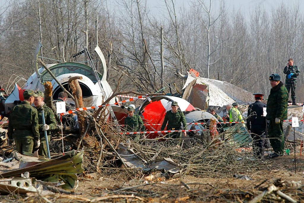 Разбился самолет президента. Катастрофа польского ту-154 под Смоленском апрель 2010. Ту 154 Качиньского крушение. Катастрофа ту-154 в Смоленске.