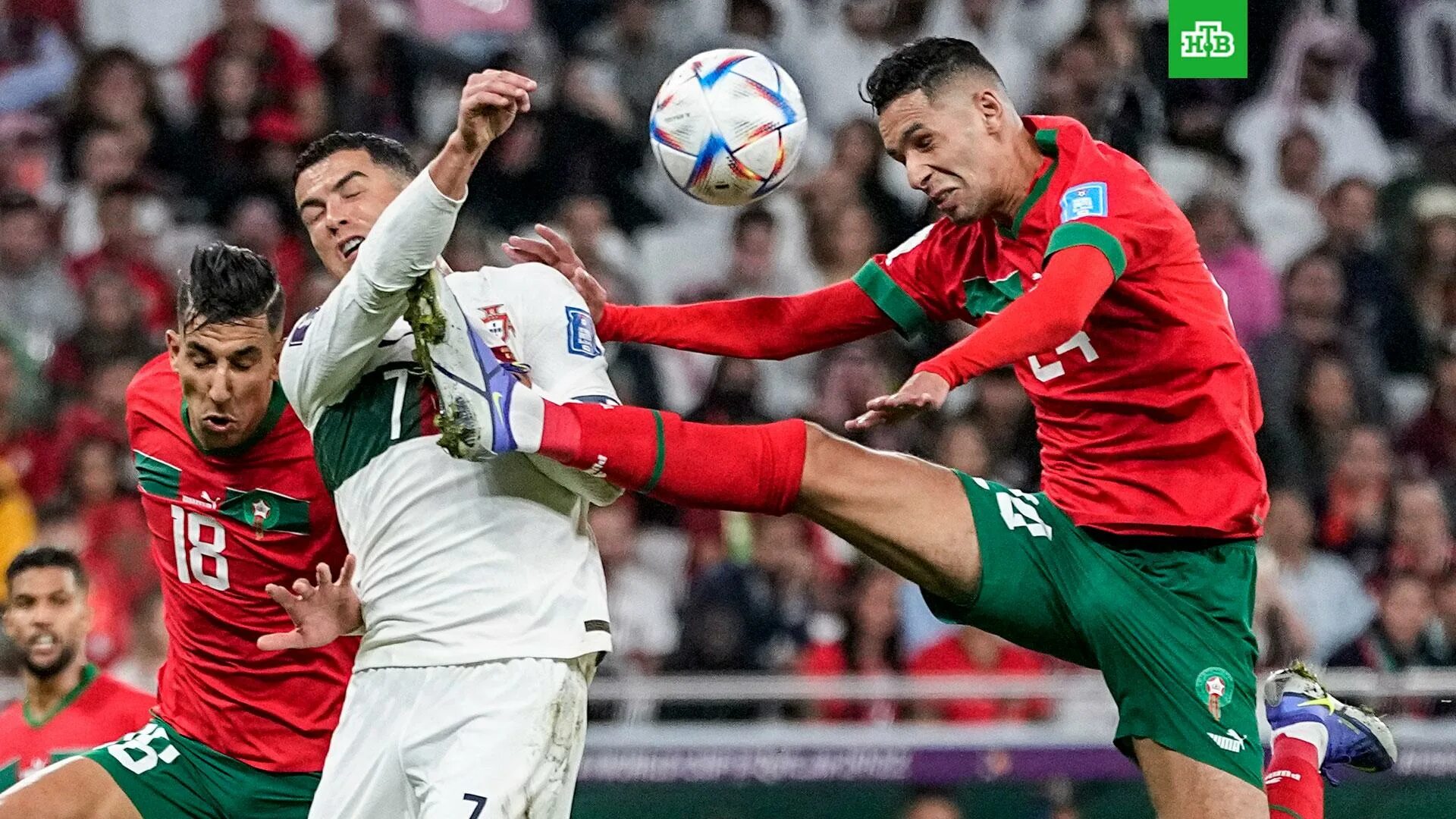 Сборная марокко на чм 2022. Марокко португалия 2022. Португалия марокко чемпионат 2022. Пепе португалец футболист 2022. Марокко португалия 2022.