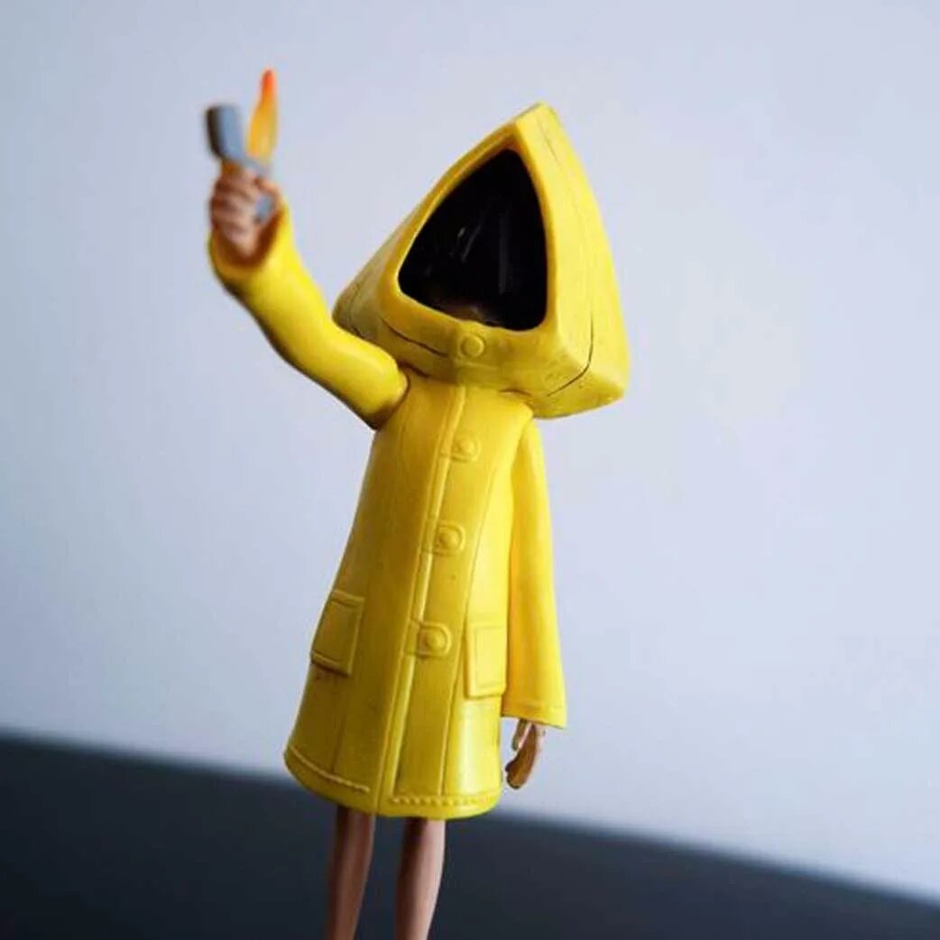 Little Nightmares 2 фигурки. Фигурка моно little Nightmares 2. Фигурка little Nightmares 2 шестая. Gecco фигурки little Nightmares. Игра про желтый дождевик