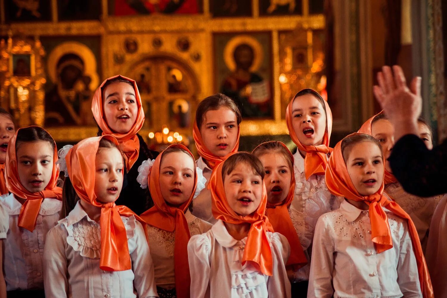 Детский церковный хор. Детский хор в церкви. Дети в храме. Храм хора. Песни православных петь