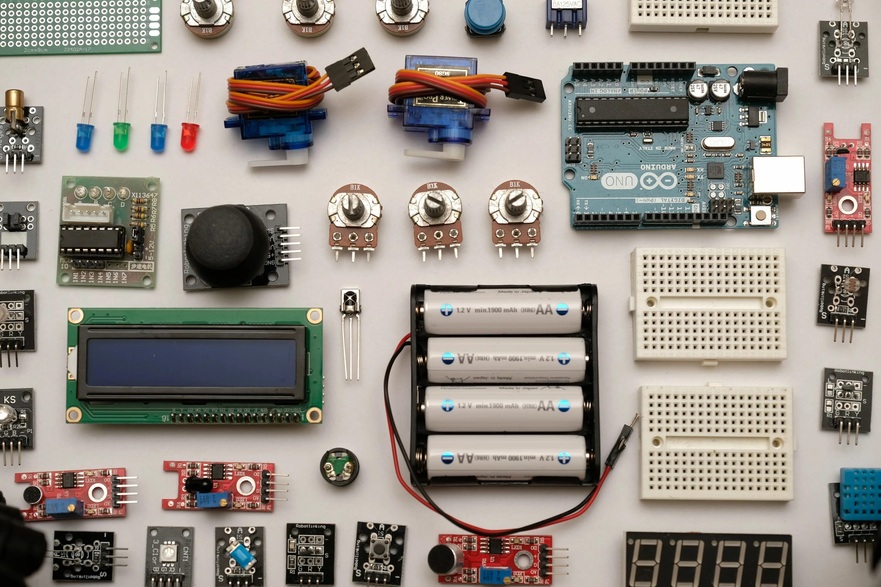 Electric device. Электронные детали. Разработка электроники. Компоненты силовой электроники. Плата ардуино марсоход.