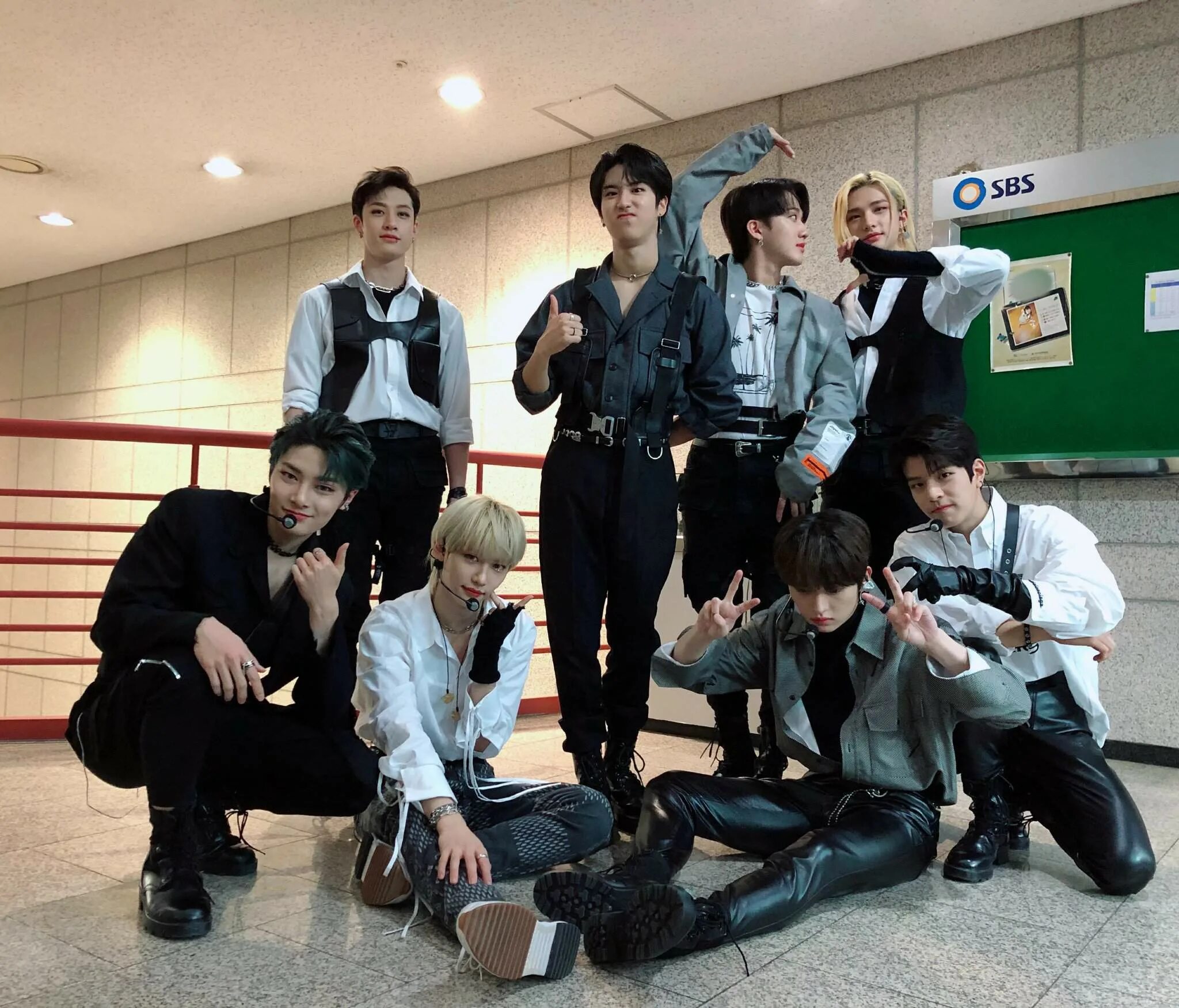 группа stray kids 2022. на сколько ты знаешь stray kids. группа stray kids. Stray kids дебют. Mnet ateez.