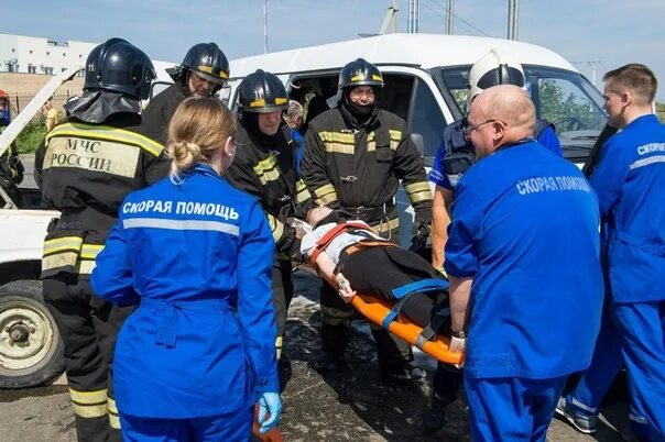 Станция скорой помощи. Служба спасения скорой помощи. Служба скорой помощи. Скорая помощь служба спасения. Скорая мчс.