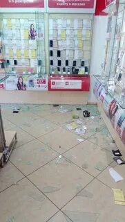 Телефон в красном луче