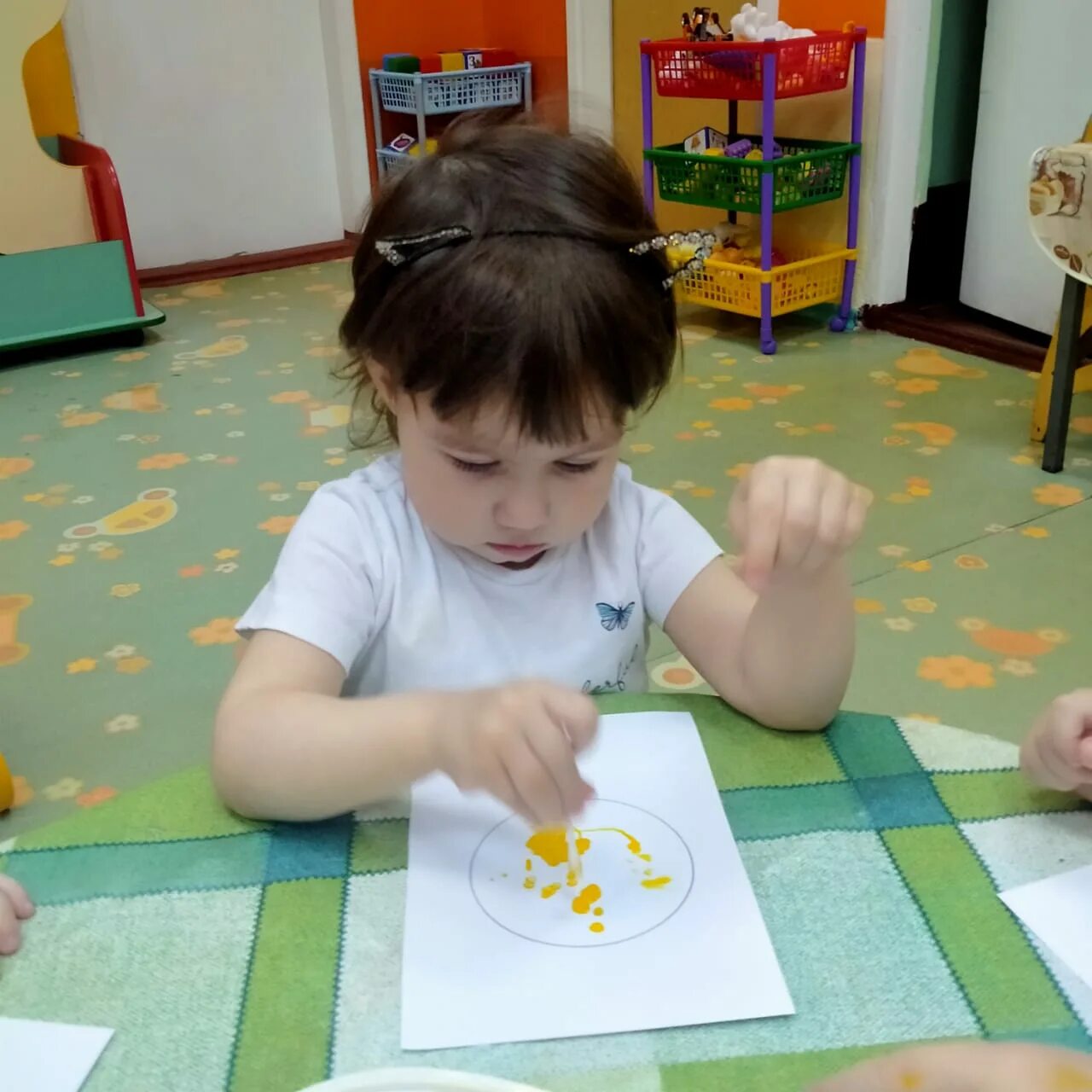 открытое занятие колобок. рисование колобка в группе раннего возраста. сюрпризный момент на занятии с колобком. презентация по сказке колобок. открытое занятие колобок.