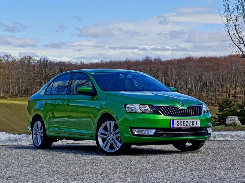 Шкода рапид купить в спб. Шкода Рапид зеленая. Skoda Rapid зеленая. Skoda Rapid 2021 зеленый. Skoda Rapid 2009.