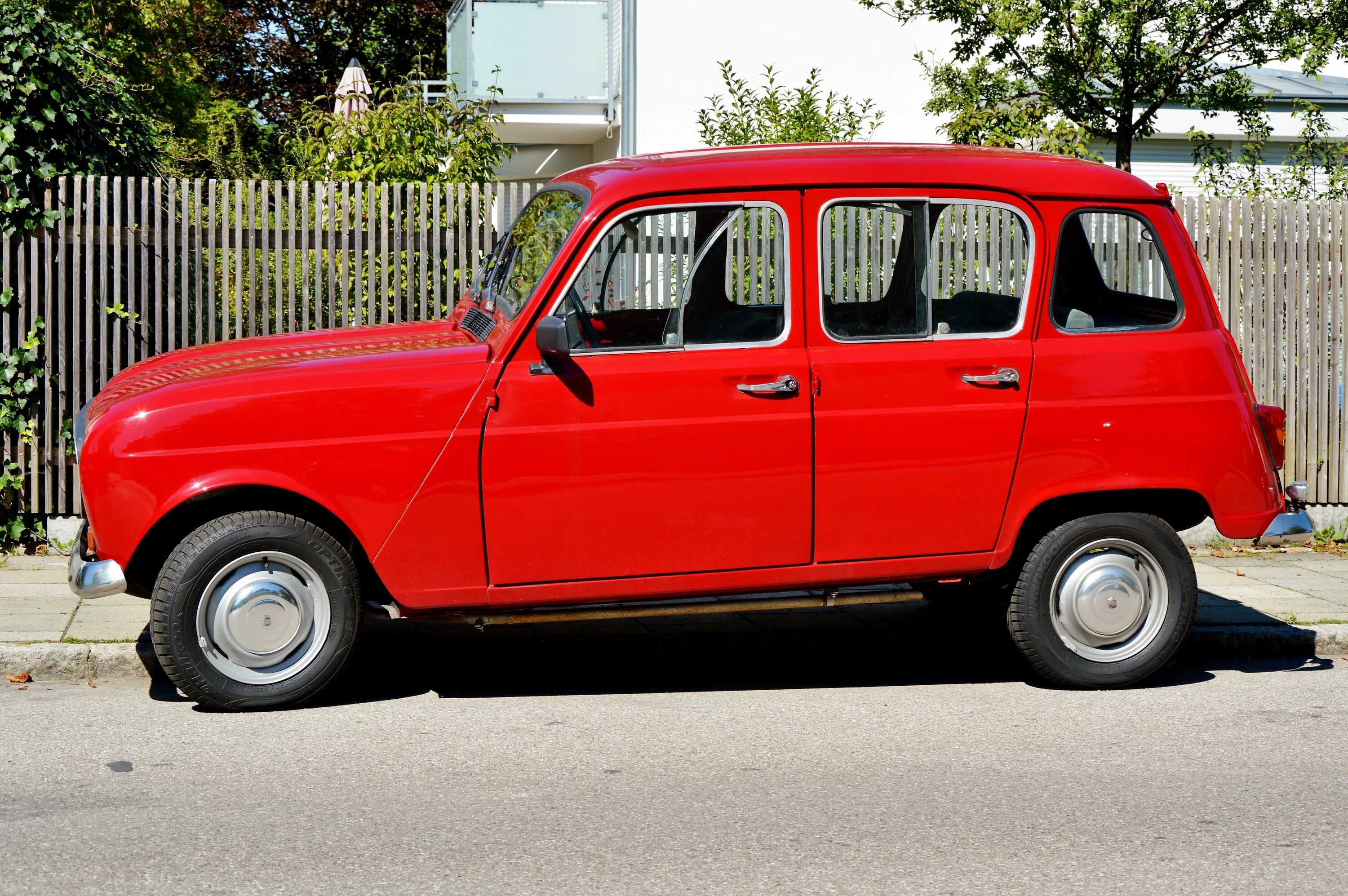 Renault r4. Рено р4. Рено 4 1974. Рено 4 классика. Рено 4 купить в россии