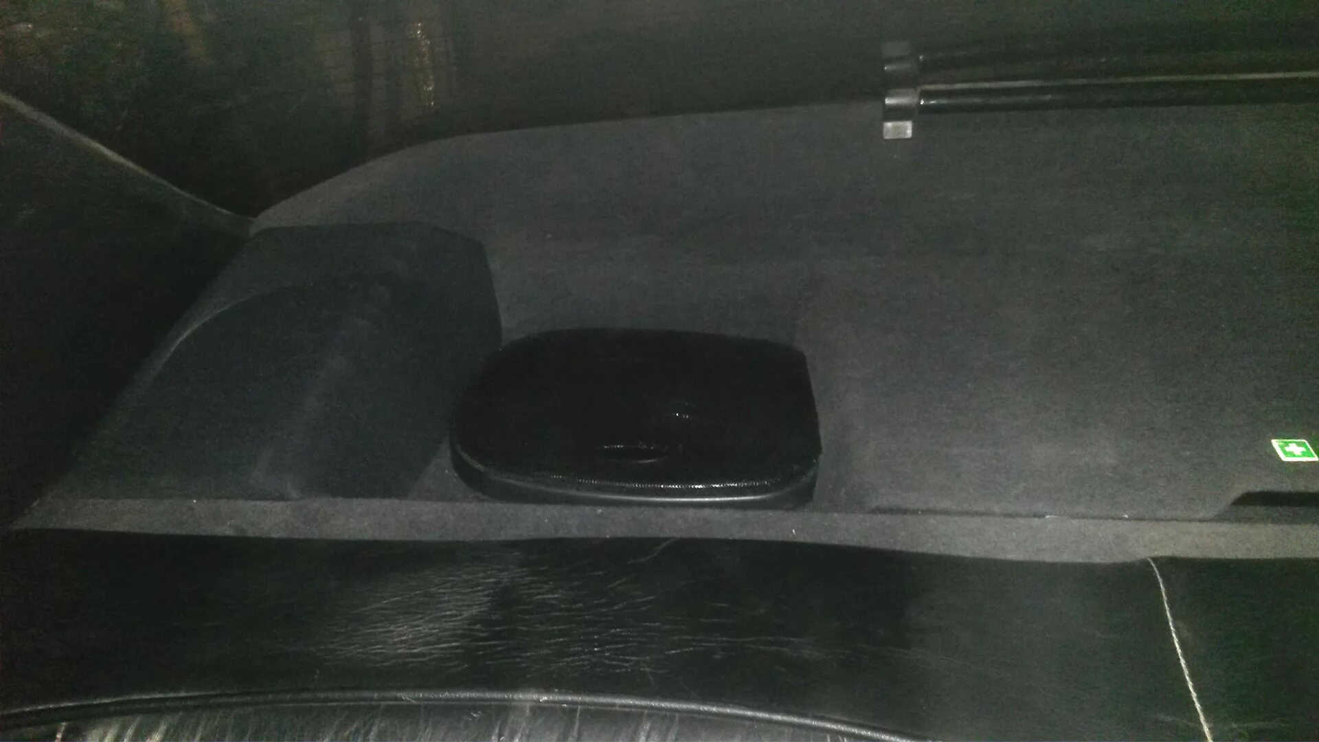 Акустическая полка мерседес 124. W124 задняя полка. Полка 124. W124 задняя полка. Акустическая полка мерседес 124.