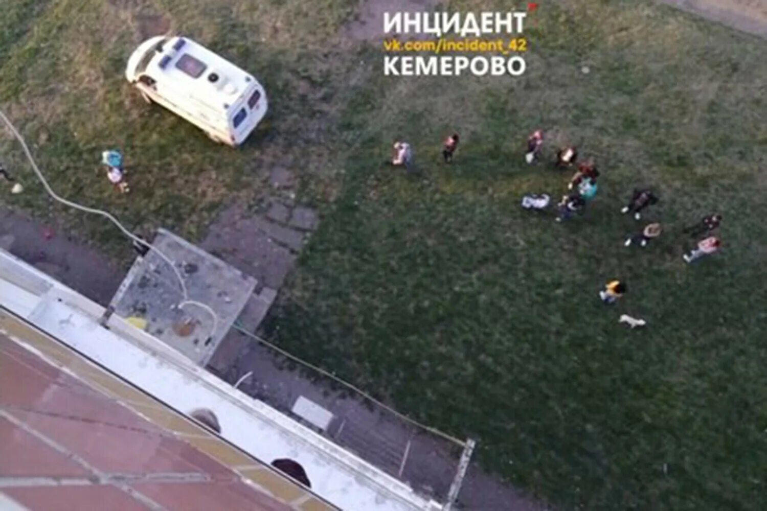 Мама выпала из окна