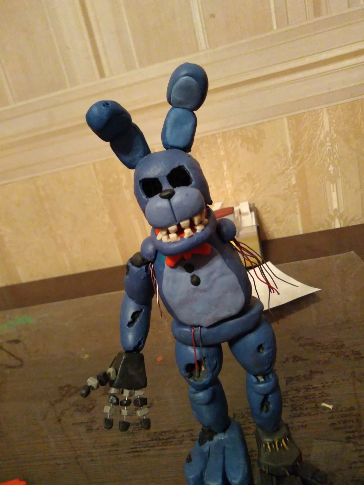 Как слепить поломанного. Олд бони из пластилина фнаф. Как слепить поломанного. Лепка олд бонни. Сломанный бонни фнаф из пластилина.