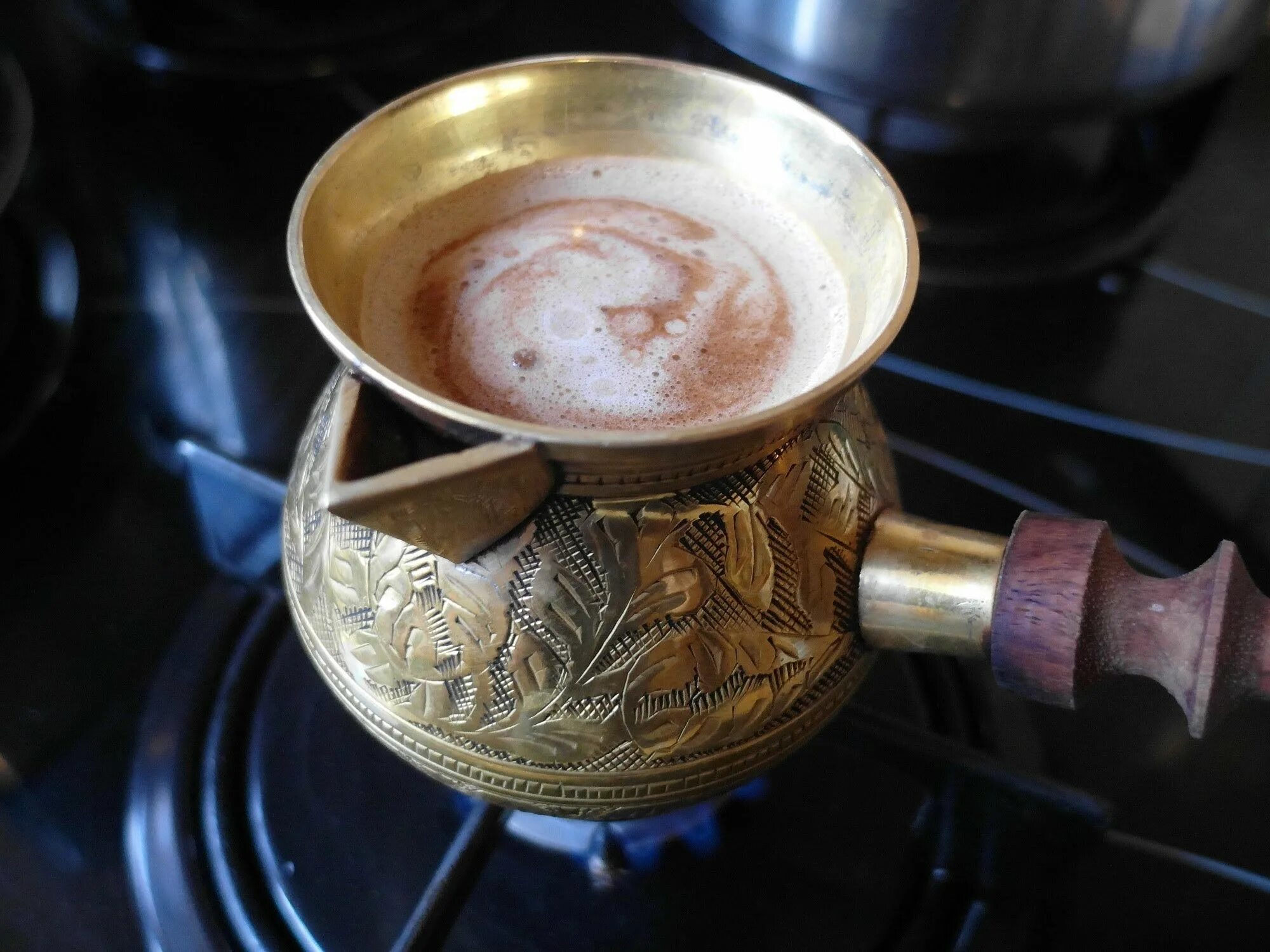 кофе в турке. турке на электроплите. кофе на плите. турка для электрической плиты. турке на электроплите.