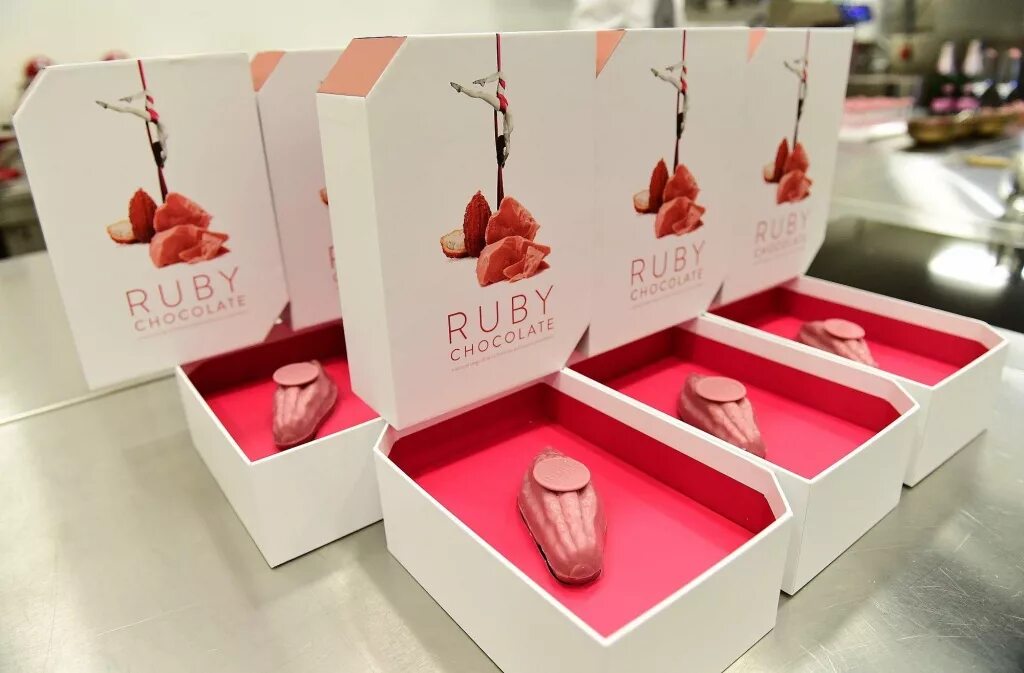 Barry Callebaut Ruby. Ruby какао Бобы. Розовый шоколад Ruby. Рубиновый шоколад Швейцария.