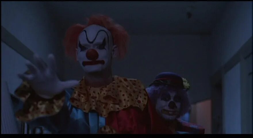 Кукольный дом клоун кобби. Постеры дом клоунов - Clownhouse (1990).