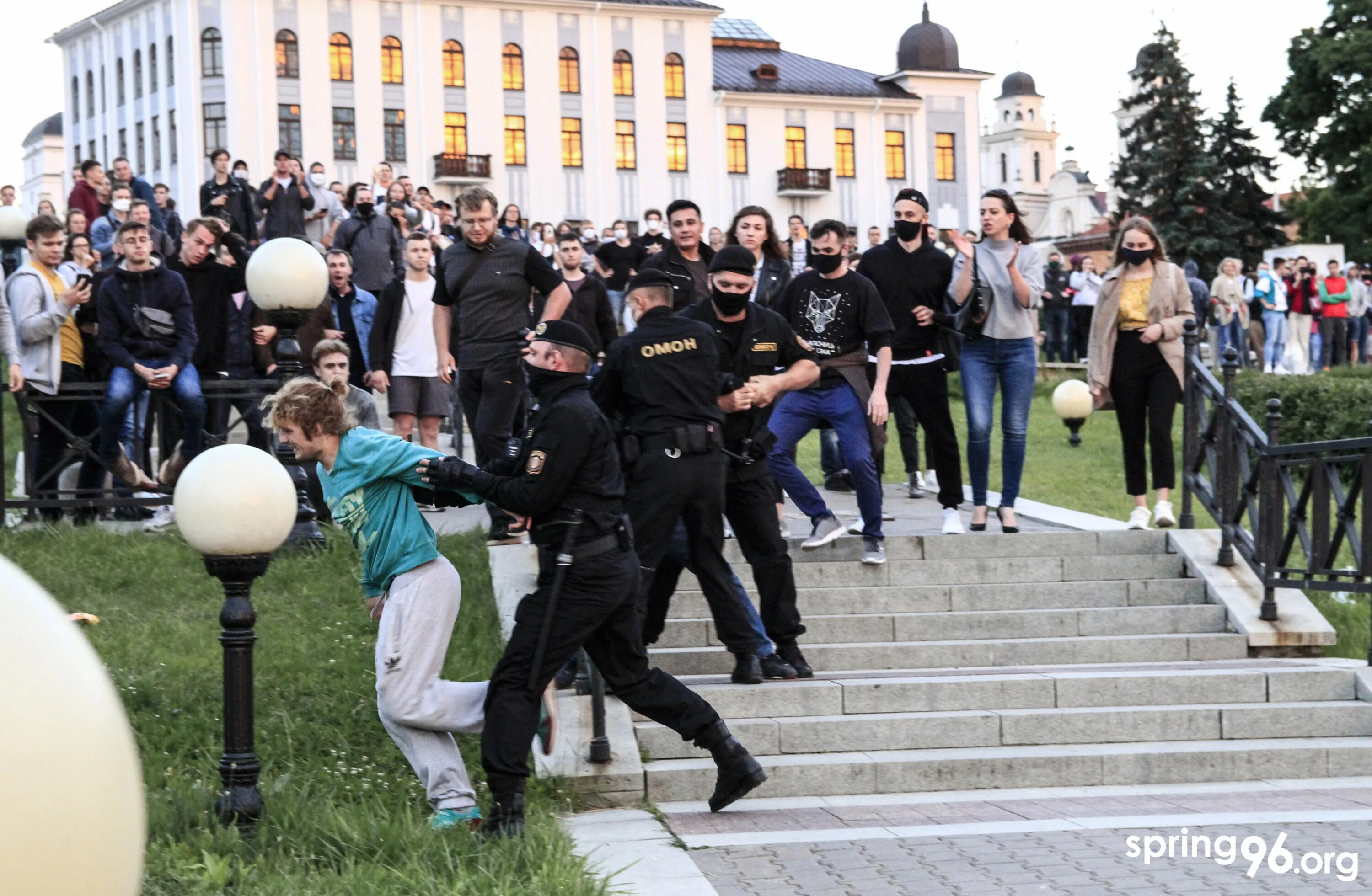 Беларусь 2020 протесты ОМОН. Митинги в Минске 2020 задержания. Сегодня 9 августа