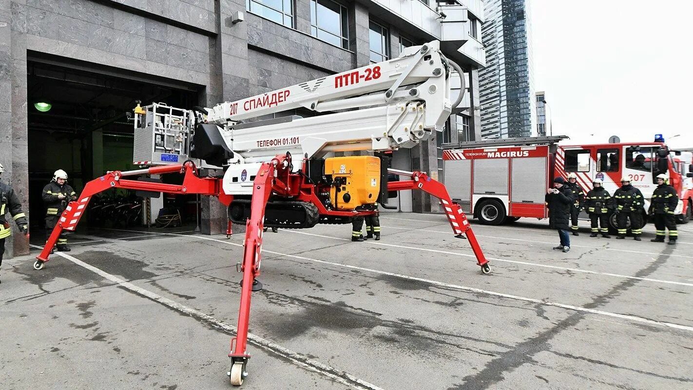 Какую технику используют пожарные. Пожарный подъемник ПСО 207. Спайдер пожарная техника. Пожарный подъемник 101 метр. Телескопический подъемник пожарный.
